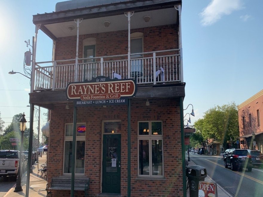 Rayne's Reef Soda Fountain & Grill