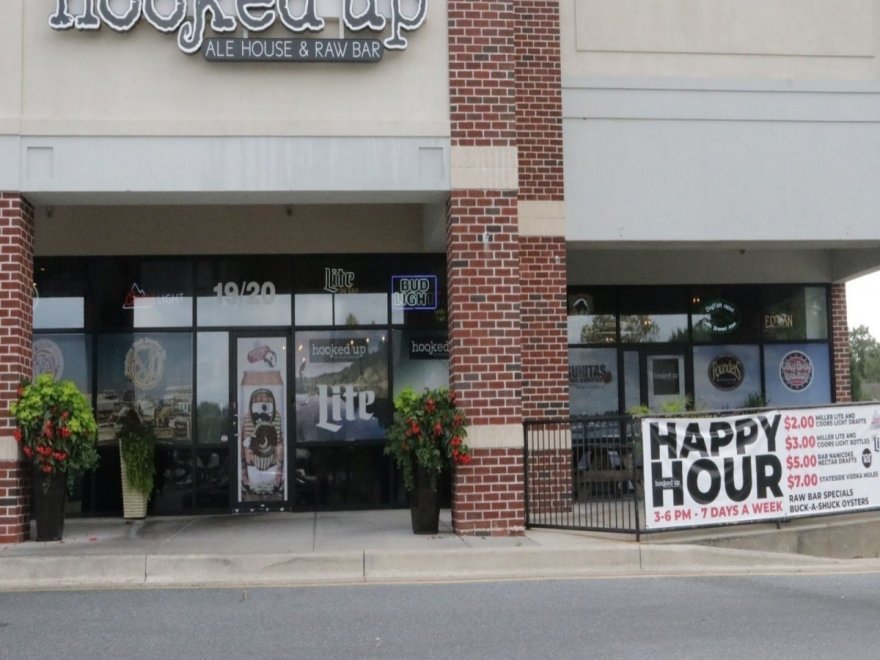 Hooked Up Ale House & Raw Bar